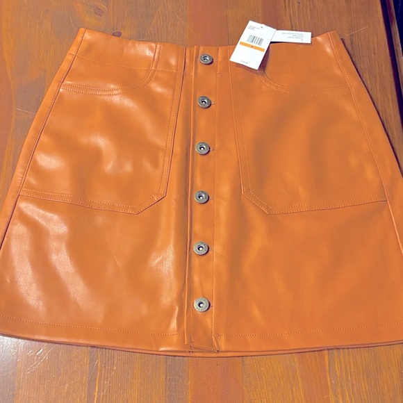 JESSICA SIMPSON SHORT SKIRT PLEATHER BUTTON DOWN FRONT POCKETS SIZE S - Picture 1 of 13